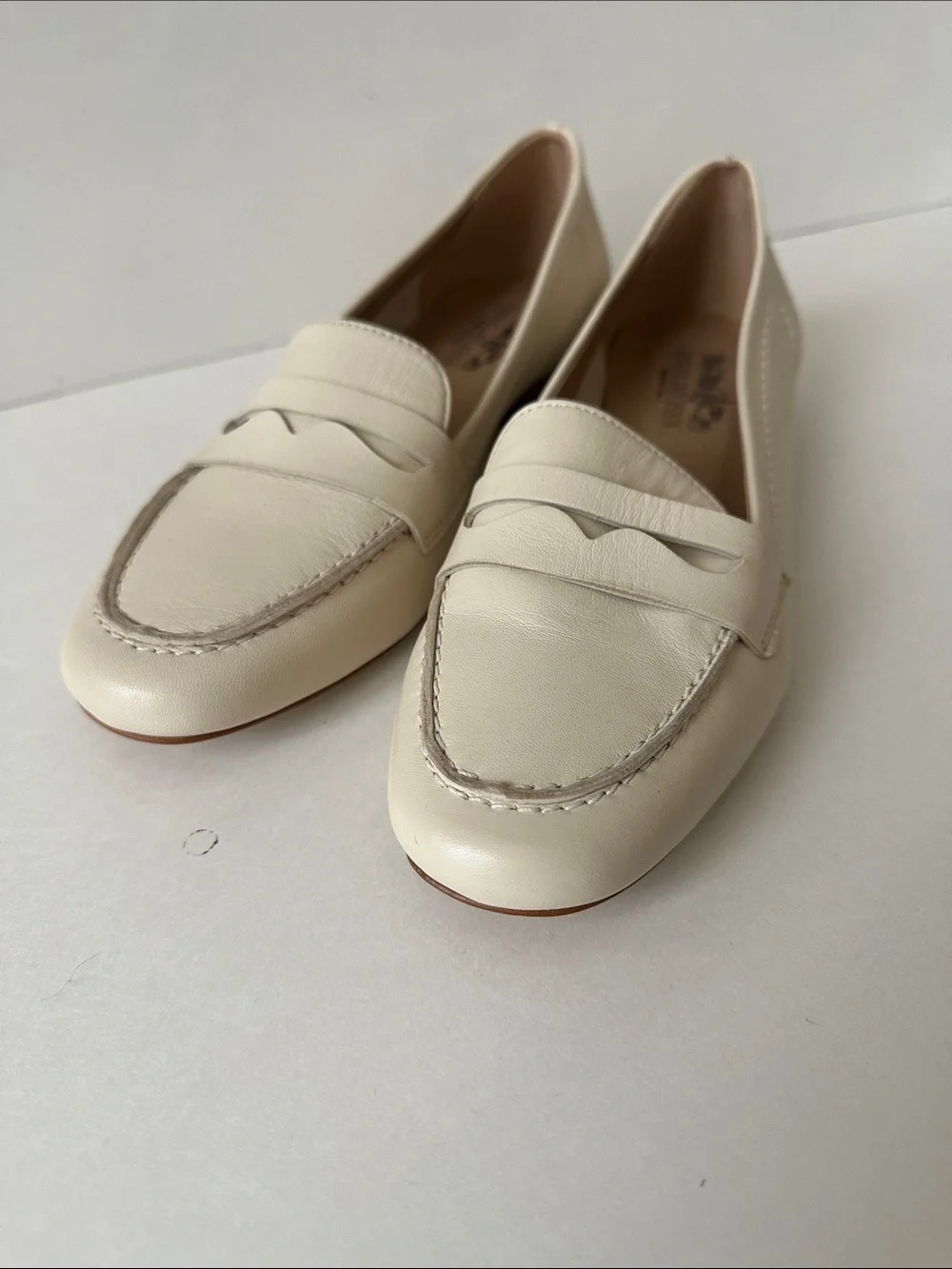 Coach Women's Cream Ivory Leather Penny Loafers Size 7.5 (runs small)